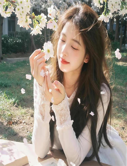 《青春王室 第一季》拍摄技巧分析：镜头语言与画面构图探讨，现象级作品